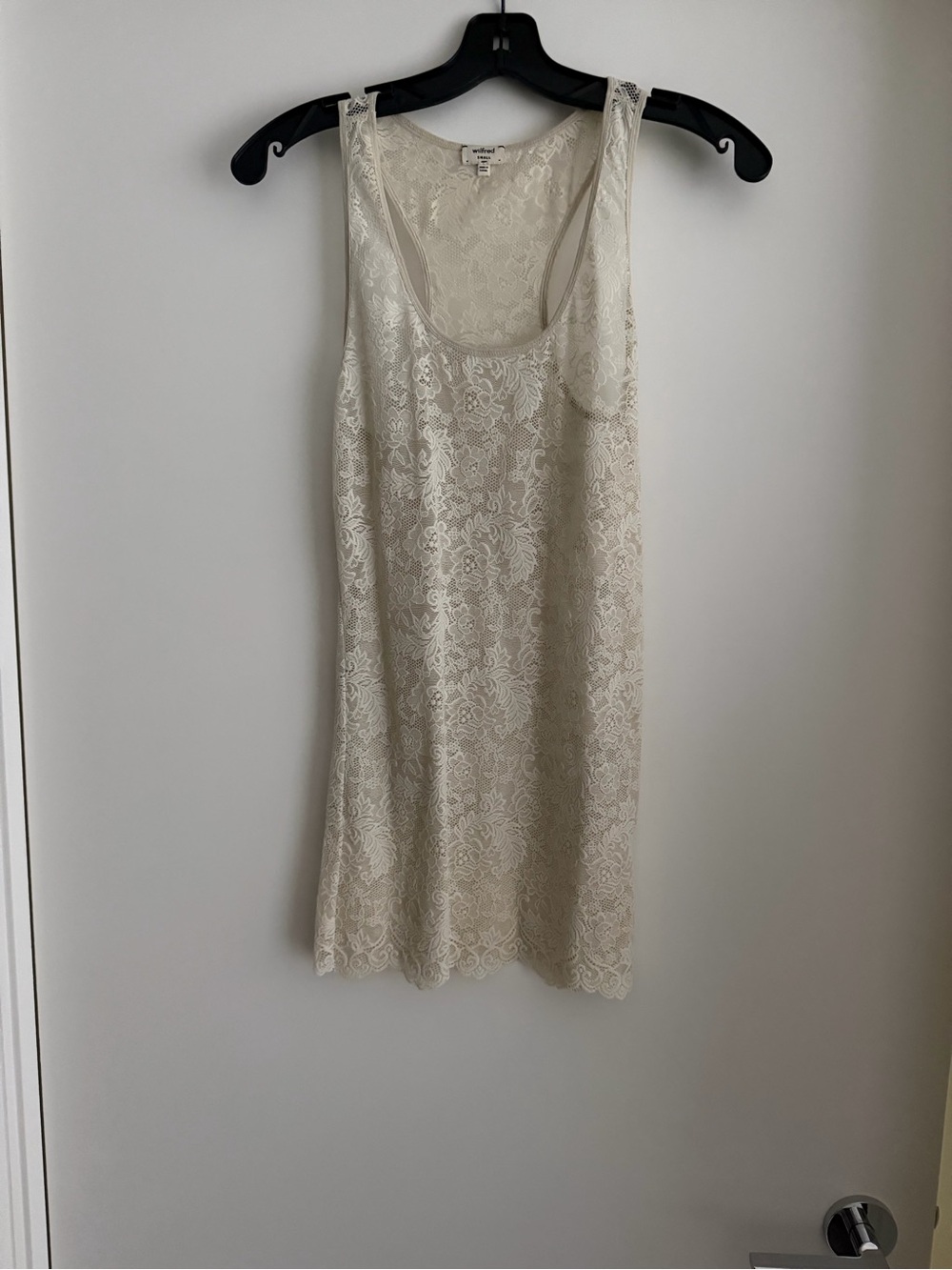 Selling brand new Aritzia Wilfred lace tank in size small